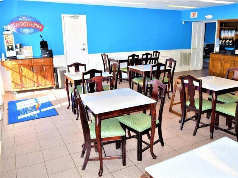 Baymont By Wyndham Forest City Extérieur photo