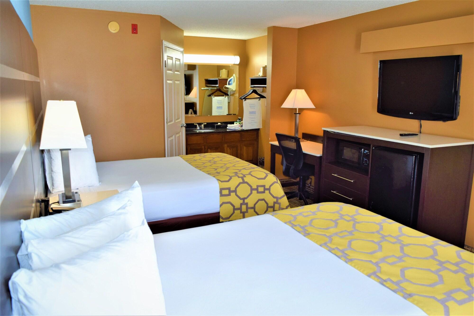 Baymont By Wyndham Forest City Extérieur photo