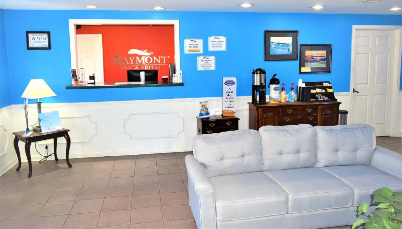 Baymont By Wyndham Forest City Extérieur photo