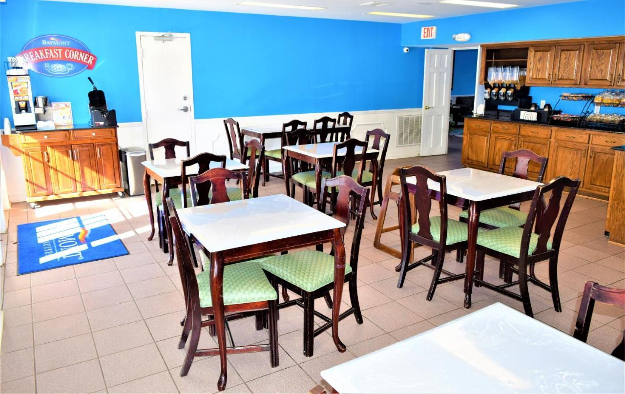 Baymont By Wyndham Forest City Extérieur photo